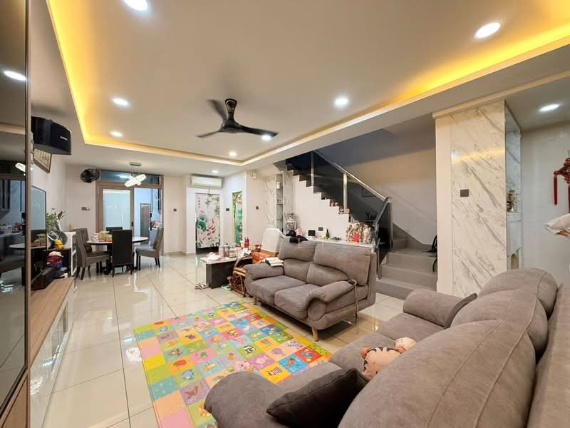 2-storey Terraced House for Sale in Taman Mutiara Rini (Skudai) - Junz Liew - Living Room - PropertyGuru.com.my