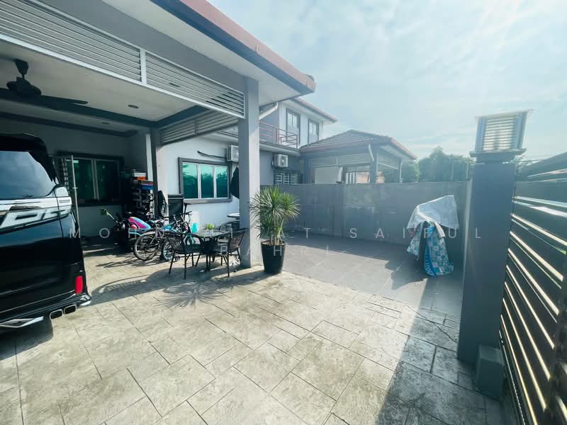 Semi-Detached House for Sale in Shah Alam (Selangor) - Mohd Aizat Saiful Bahri - Exterior - PropertyGuru.com.my