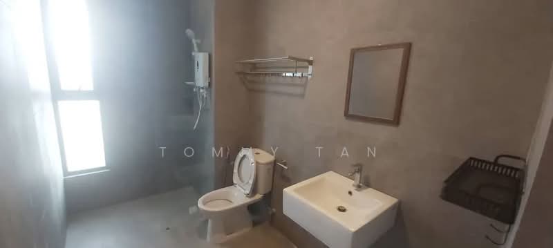 Servis Apartment untuk Disewa di Suite Enesta - TOMMY TAN - Bathroom - PropertyGuru.com.my
