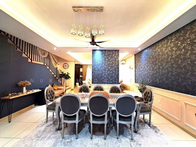 2-storey Terraced House for Sale in Bandar Sri Sendayan (Negeri Sembilan) - Nurasmida Abdul Sattar - Dining Room - PropertyGuru.com.my