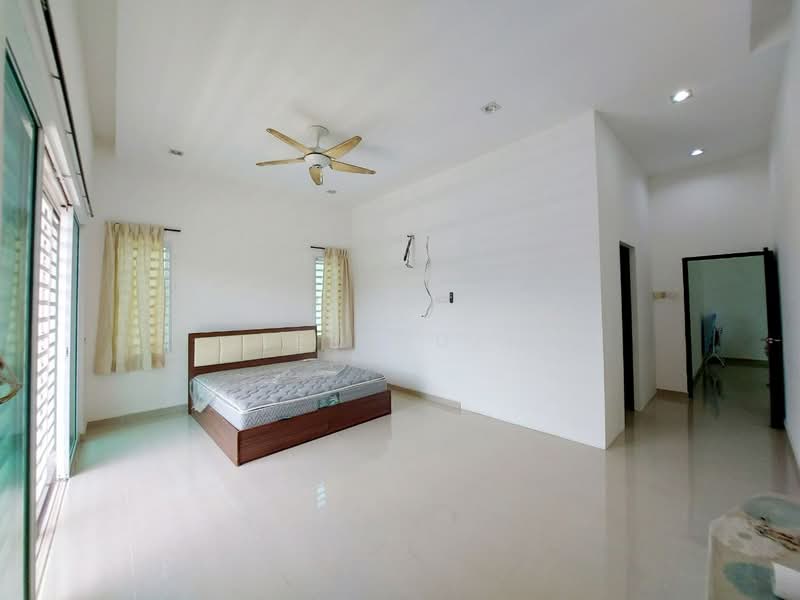 Semi-Detached House for Sale in Ipoh (Perak) - Lee Muzi - Bedroom - PropertyGuru.com.my
