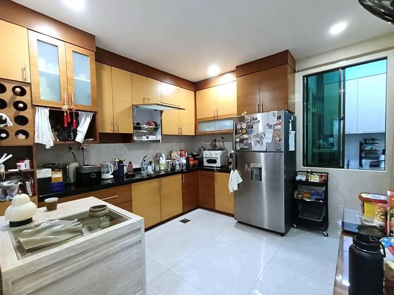 Cluster House for Sale in Austin Heights (Tebrau) - Karl Lim - Kitchen - PropertyGuru.com.my