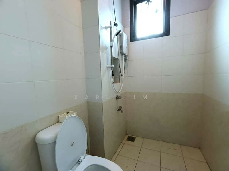 Cluster House for Sale in Austin Heights (Tebrau) - Karl Lim - Bathroom - PropertyGuru.com.my