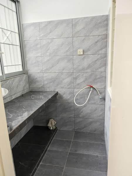 Pangsapuri untuk Disewa di Sri Cempaka (Taman Wawasan) - CHRIS LEW - Bathroom - PropertyGuru.com.my
