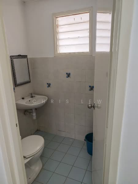 Pangsapuri untuk Disewa di Sri Cempaka (Taman Wawasan) - CHRIS LEW - Bathroom - PropertyGuru.com.my