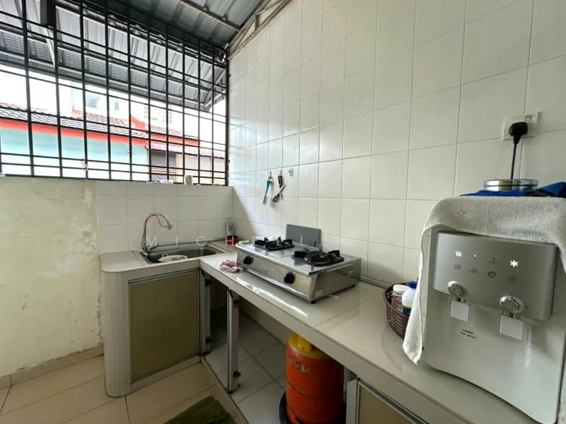 2-storey Terraced House for Sale in Sri Pulai Perdana 2 (Skudai) - Michelle He - Kitchen - PropertyGuru.com.my