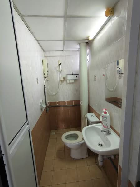 Pangsapuri untuk Dijual di University Place (Plaza Ivory) - Ederic . - Bathroom - PropertyGuru.com.my