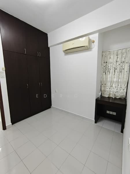Pangsapuri untuk Dijual di University Place (Plaza Ivory) - Ederic . - Bedroom - PropertyGuru.com.my