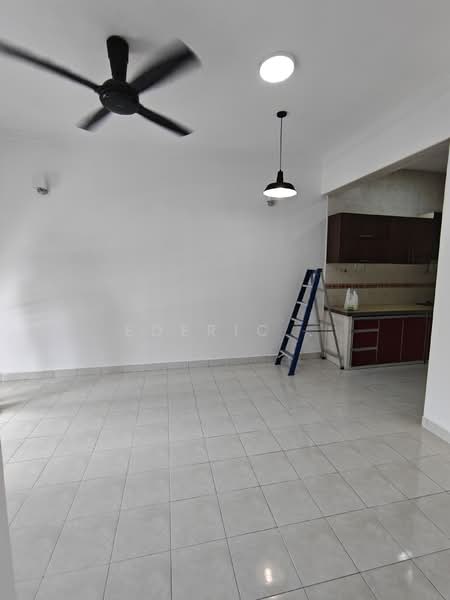 Pangsapuri untuk Dijual di University Place (Plaza Ivory) - Ederic . - Living Room - PropertyGuru.com.my
