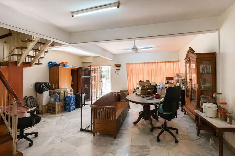 Rumah Teres 2 Tingkat untuk Dijual di Taman TTDI Jaya (Shah Alam) - Mohd Aizat Saiful Bahri - Living Room - PropertyGuru.com.my