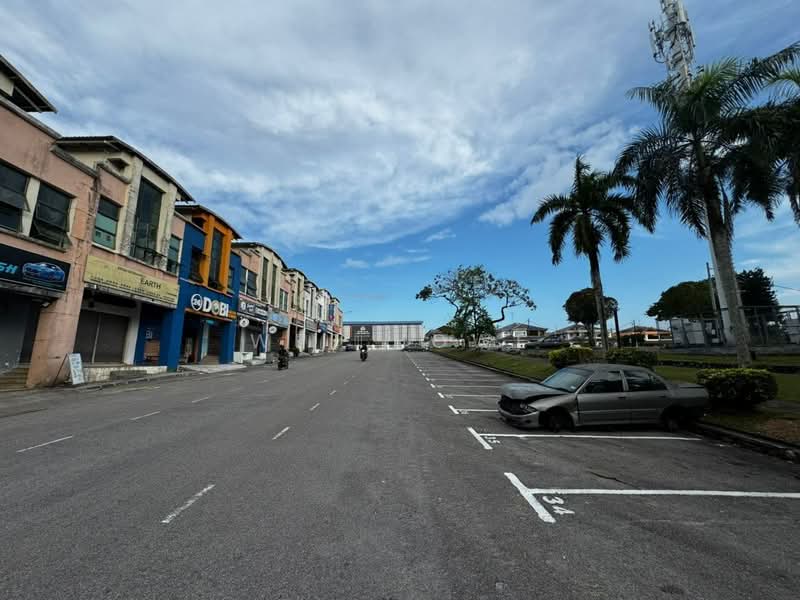 Shop for Sale in Taman Desa Cemerlang (Ulu Tiram) - Wee Howe - Exterior - PropertyGuru.com.my