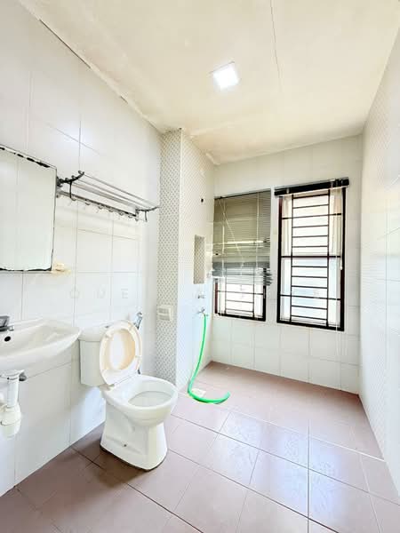 Cluster House for Sale in Taman Sierra Perdana (Masai) - Queena Thye - Bathroom - PropertyGuru.com.my