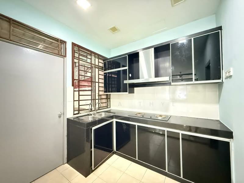 Cluster House for Sale in Taman Sierra Perdana (Masai) - Queena Thye - Kitchen - PropertyGuru.com.my