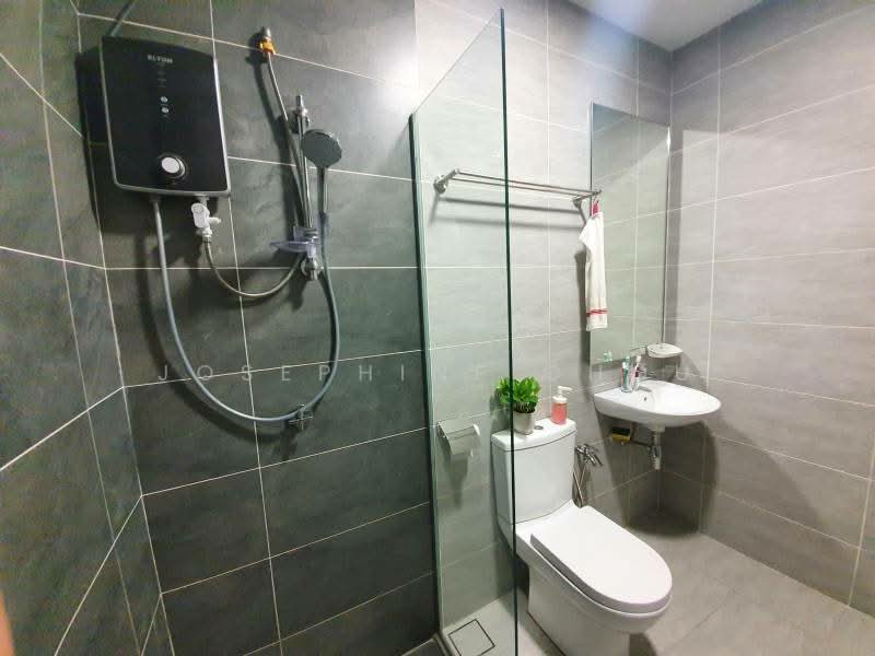 Servis Apartment untuk Dijual di Utropolis Urbano - Josephine Chou - Bathroom - PropertyGuru.com.my
