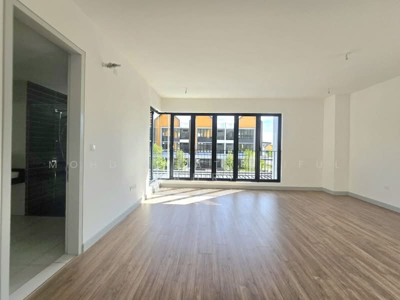 3-storey Terraced House for Sale in Taman Melawati (Ulu Kelang) - Mohd Aizat Saiful Bahri - Living Room - PropertyGuru.com.my