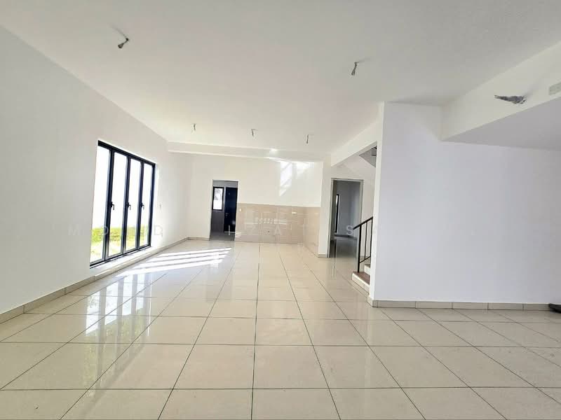 3-storey Terraced House for Sale in Taman Melawati (Ulu Kelang) - Mohd Aizat Saiful Bahri - Living Room - PropertyGuru.com.my
