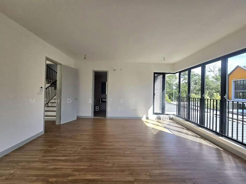 3-storey Terraced House for Sale in Taman Melawati (Ulu Kelang) - Mohd Aizat Saiful Bahri - Living Room - PropertyGuru.com.my