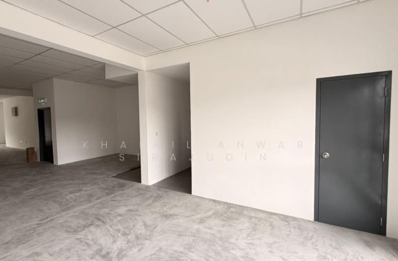 Shop / Office for Rent in Bukit Jelutong (Shah Alam) - Khairil Anwar Sirajudin - Interior - PropertyGuru.com.my