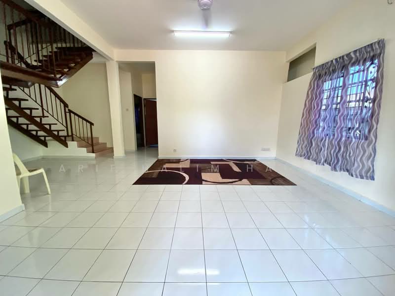 Rumah Teres untuk Dijual di Taman Sri Kejora (Kajang) - Arif Halim Halim - Living Room - PropertyGuru.com.my
