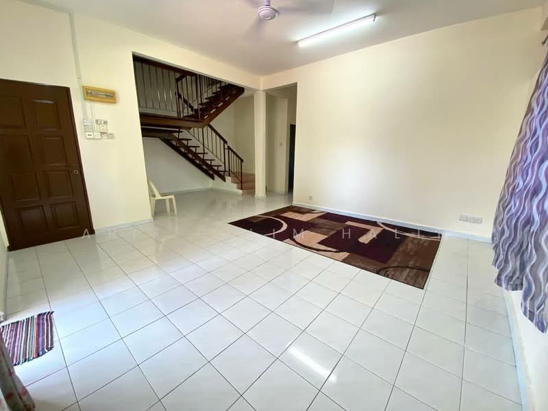 Rumah Teres untuk Dijual di Taman Sri Kejora (Kajang) - Arif Halim Halim - Living Room - PropertyGuru.com.my