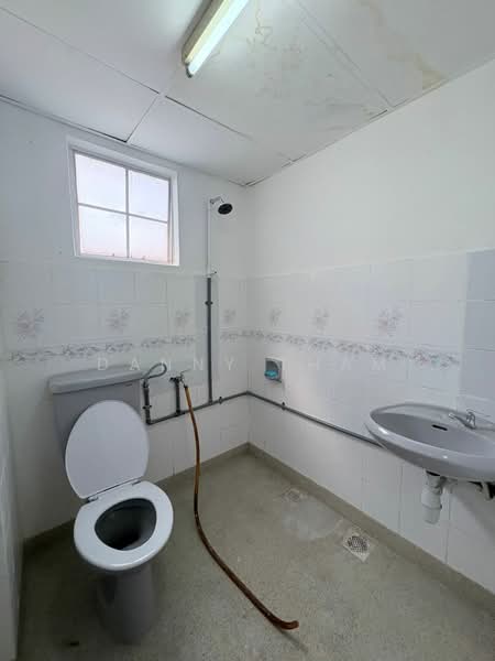 Pangsapuri untuk Disewa di Menara Orkid - DANNY THAM - Bathroom - PropertyGuru.com.my