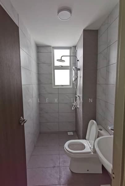 Servis Apartment untuk Disewa di SKS Habitat - ALEX TAN - Bathroom - PropertyGuru.com.my