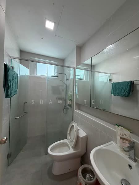 Servis Apartment untuk Dijual di Parkland Residence - Shawn Teh - Bathroom - PropertyGuru.com.my