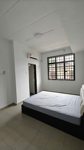 Rumah Teres 2 Tingkat untuk Disewa di Taman Desa Tebrau (Tebrau) - Jessy Koh - Bedroom - PropertyGuru.com.my