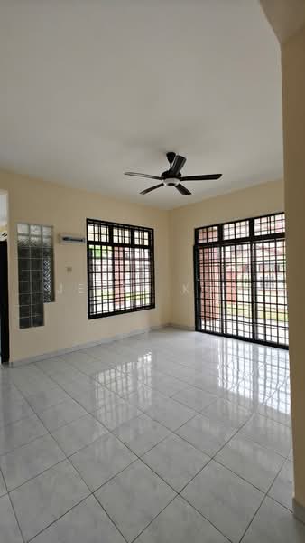 Rumah Teres 2 Tingkat untuk Disewa di Taman Desa Tebrau (Tebrau) - Jessy Koh - Living Room - PropertyGuru.com.my