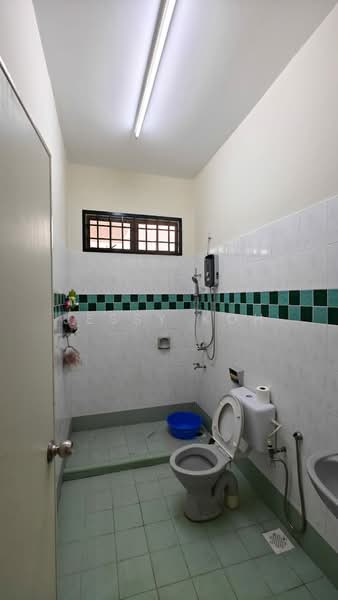 Rumah Teres 2 Tingkat untuk Disewa di Taman Desa Tebrau (Tebrau) - Jessy Koh - Bathroom - PropertyGuru.com.my