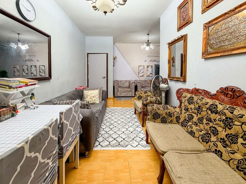 Apartment for Sale at Prima Court - Mohd Hazlan bin Mohd Sopi - Living Room - PropertyGuru.com.my