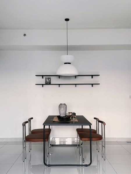 Servis Apartment untuk Disewa di EDUSENTRAL - Pearl Ho - Dining Room - PropertyGuru.com.my
