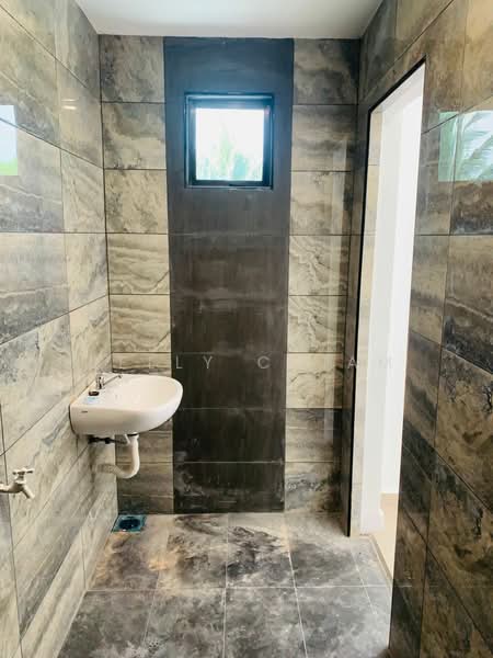 2-storey Terraced House for Sale in Taman Daya (Johor Bahru) - Kelly Chiam - Bathroom - PropertyGuru.com.my