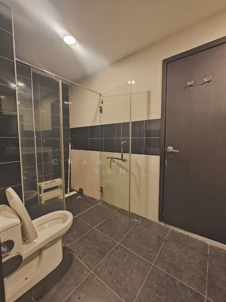 Service Residence for Rent at D'Inspire Residence (Inspira Bestari) - Chang Kai Yin - Bathroom - PropertyGuru.com.my