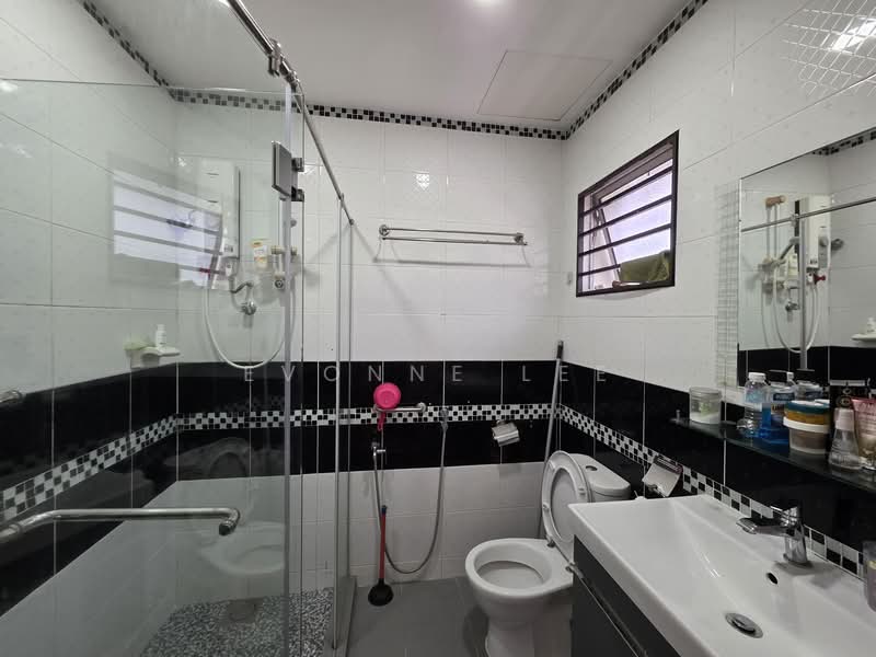 Rumah Berkembar untuk Dijual di Bangsar (Kuala Lumpur) - Evonne Lee - Bathroom - PropertyGuru.com.my