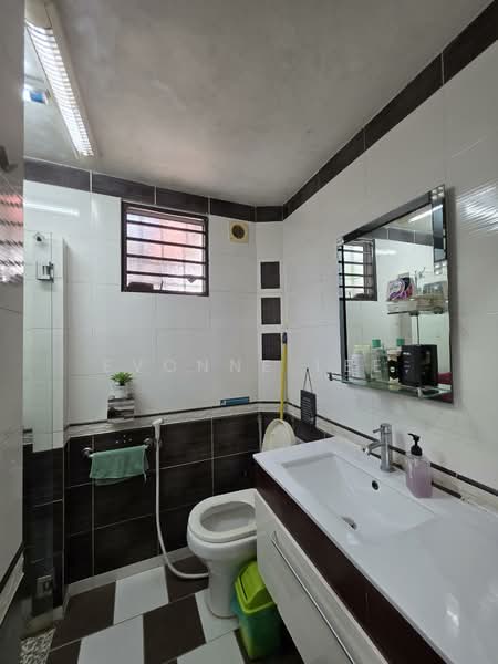 Rumah Berkembar untuk Dijual di Bangsar (Kuala Lumpur) - Evonne Lee - Bathroom - PropertyGuru.com.my
