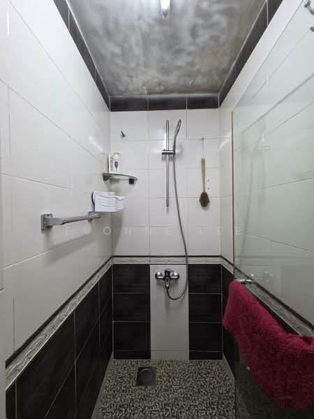 Rumah Berkembar untuk Dijual di Bangsar (Kuala Lumpur) - Evonne Lee - Bathroom - PropertyGuru.com.my