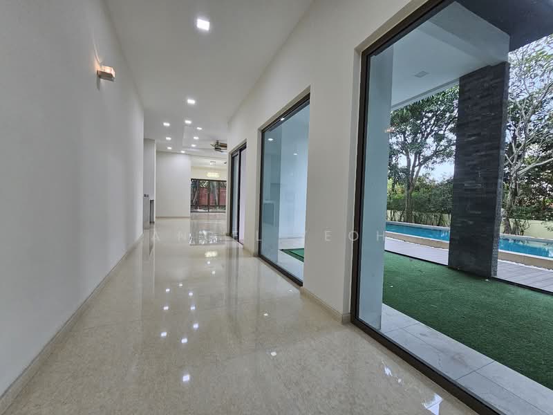 Bungalow for Sale in Bukit Gita Bayu (Seri Kembangan) - Angel Yeoh - Corridor - PropertyGuru.com.my