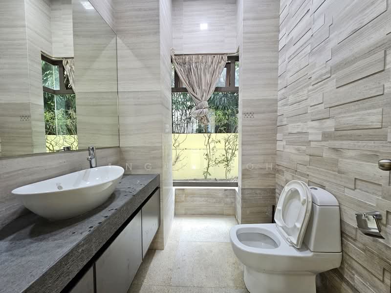 Bungalow for Sale in Bukit Gita Bayu (Seri Kembangan) - Angel Yeoh - Bathroom - PropertyGuru.com.my