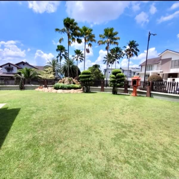 Bungalow for Sale in Shah Alam (Selangor) - Deela Ibrahim - Garden - PropertyGuru.com.my