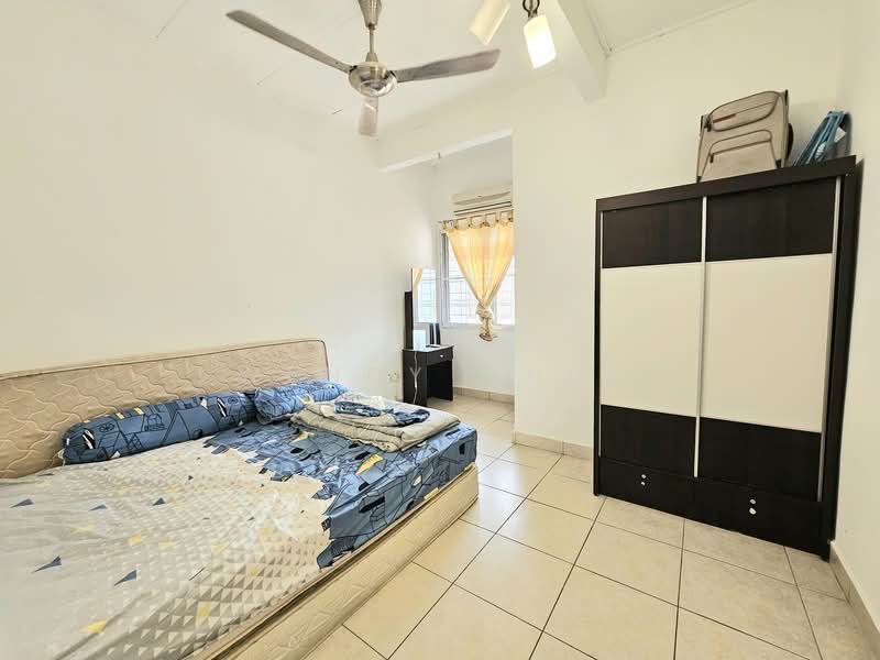 2-storey Terraced House for Sale in Taman Putra Prima (Puchong) - Wendy Chin - Bedroom - PropertyGuru.com.my
