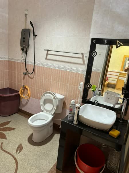 2-storey Terraced House for Rent in Permas Jaya (Johor) - Vincent Tea - Bathroom - PropertyGuru.com.my