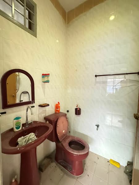 1-storey Terraced House for Sale in Taman Senai Utama (Kulai) - Nellie Lim - Bathroom - PropertyGuru.com.my