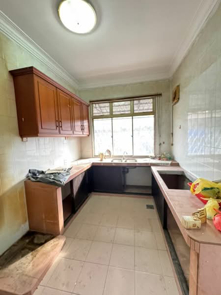 1-storey Terraced House for Sale in Taman Senai Utama (Kulai) - Nellie Lim - Kitchen - PropertyGuru.com.my