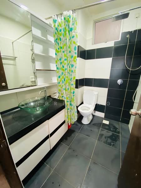 Pangsapuri untuk Disewa di The Twin Residences - Andrew Ang - Bathroom - PropertyGuru.com.my