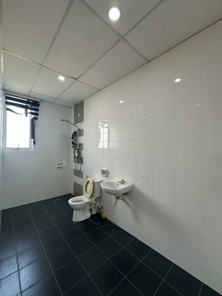 Condominium for Rent at Boulevard Condominium (BLVD) - Xinnee . - Bathroom - PropertyGuru.com.my