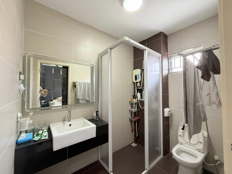 Rumah Teres 2 Tingkat untuk Dijual di Taman Mutiara Rini (Skudai) - Lydia Wee - Bathroom - PropertyGuru.com.my
