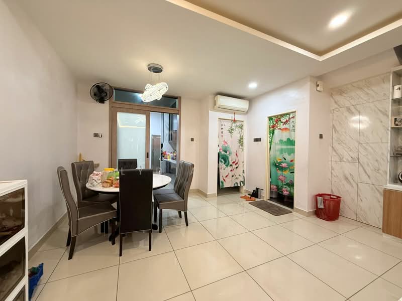 Rumah Teres 2 Tingkat untuk Dijual di Taman Mutiara Rini (Skudai) - Lydia Wee - Dining Room - PropertyGuru.com.my