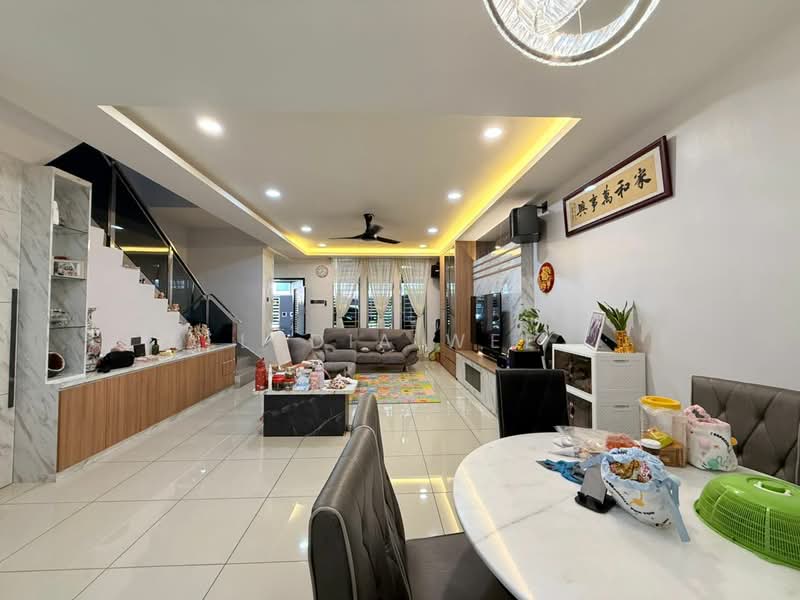 Rumah Teres 2 Tingkat untuk Dijual di Taman Mutiara Rini (Skudai) - Lydia Wee - Living Room - PropertyGuru.com.my
