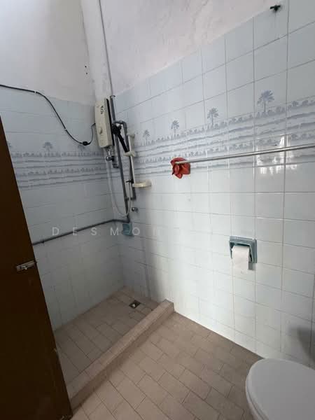 Rumah Teres 2 Tingkat untuk Dijual di SS2 (Petaling Jaya) - Desmond Tan - Bathroom - PropertyGuru.com.my